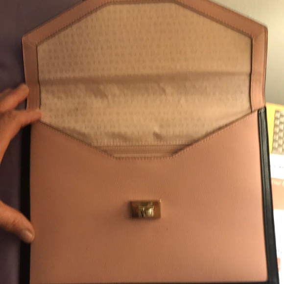 Handbag - Picture 7 of 8